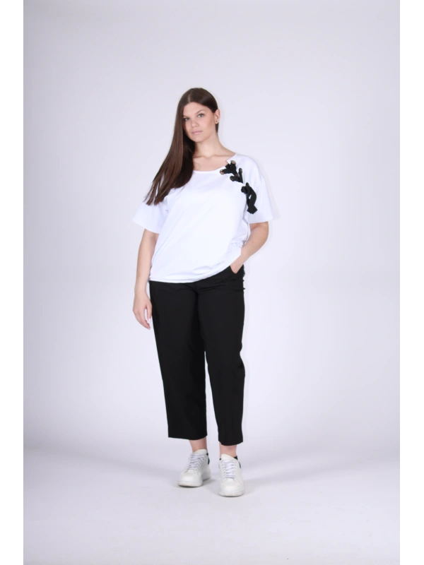 26009 LACE-UP SWEATER